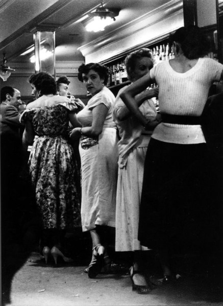 BarcelonaBarLadies1953or54