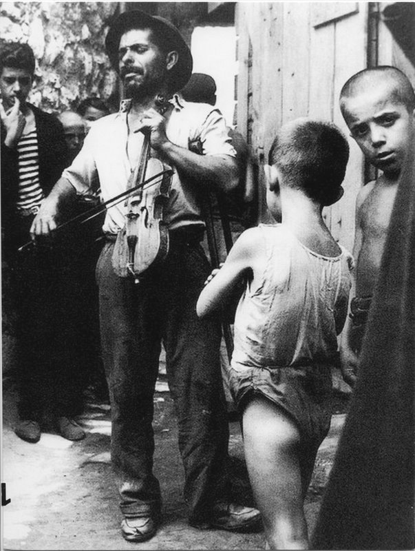 Mostar, Yugoslavia 1958 © Viggo Rivad