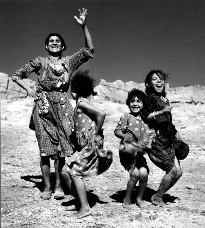 Roma people in Granada 1954 © Viggo Rivad